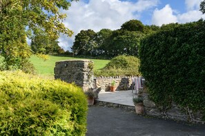 Property grounds - Ty Bach - Beaumaris (Beaumaris)