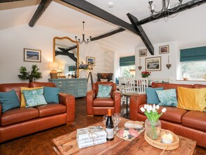 Cottage | Living area - Ty Bach - Beaumaris (Beaumaris)