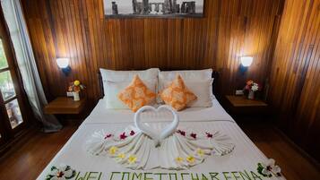 Quarto casal luxo | Wi-Fi de cortesia, roupa de cama