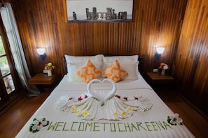 Beach Front Bungalow | Free WiFi, bed sheets