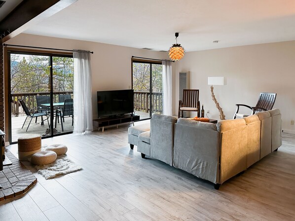 Smart-TV, Kamin, Computerbildschirme