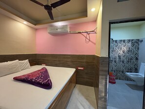 Chambre Double Deluxe, vue ville | Draps en coton égyptien, literie de qualité supérieure