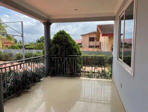 Property grounds - 5-Bedroom Residential home in Adenta. (Adenta Municipality)