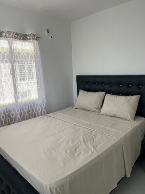 2 bedrooms, WiFi, bed sheets - Brand New & Cozy 2BR Condo w/ Free Parking (Punta Cana)
