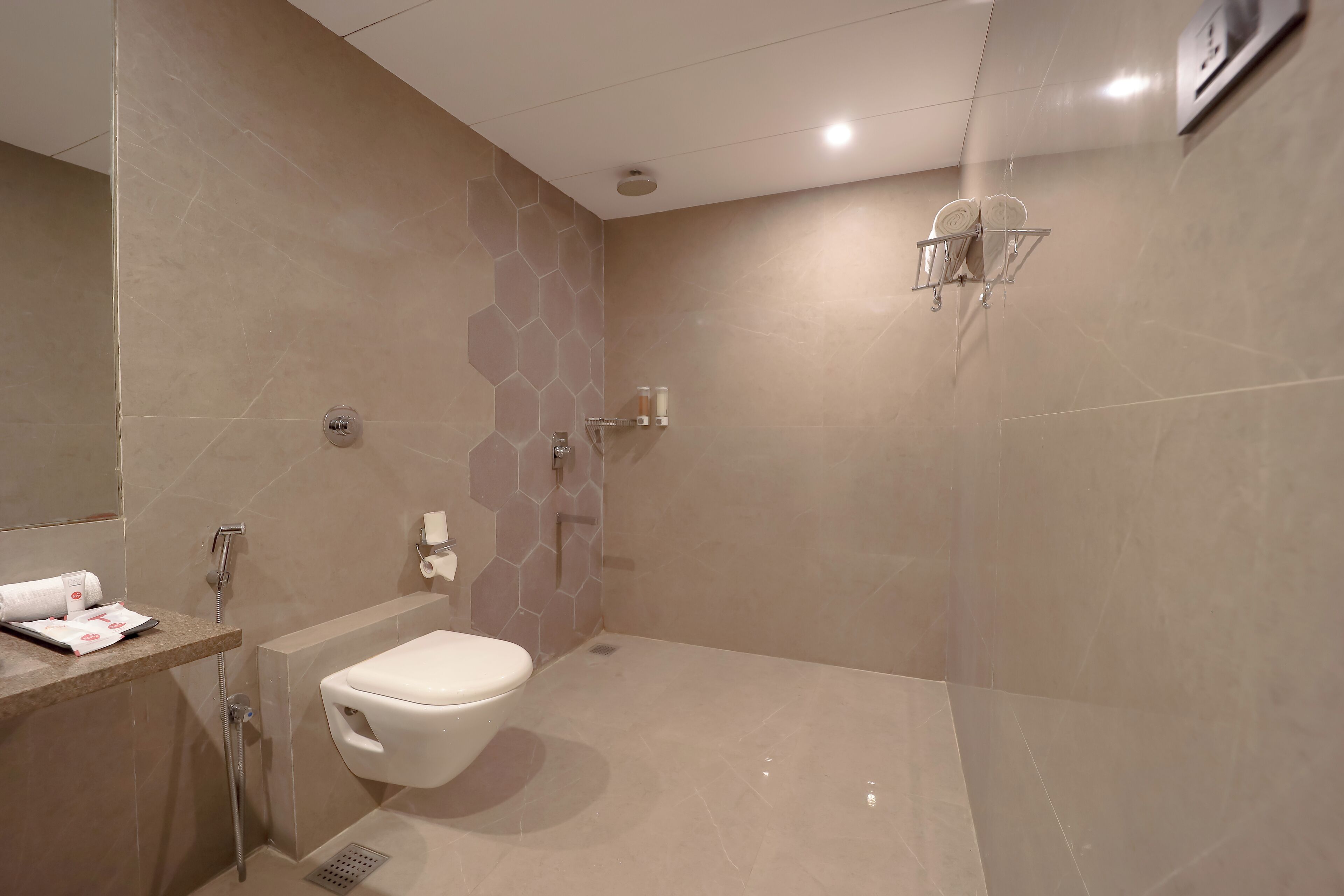 suite room | bathroom | shower, rainfall showerhead, free toiletries, hair dryer