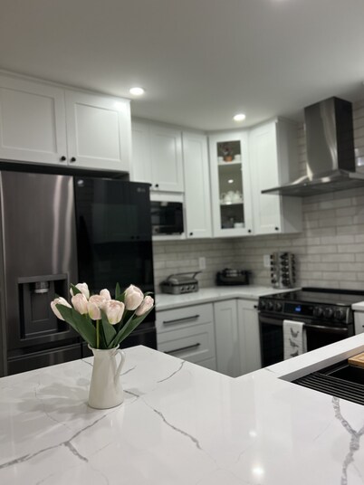 Luxury Condo-Downtown Bellevue