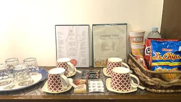 Premium Quadruple Room | Desk, rollaway beds, free WiFi, bed sheets