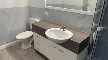 Dusche, Handtücher, Seife, Shampoo