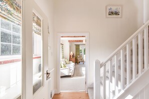 Televisor intel·ligent, llibres i estèreo