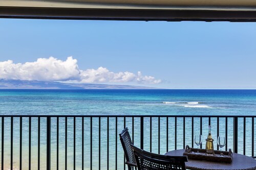 Ocean views from every room, 2 bd oceanfront condo