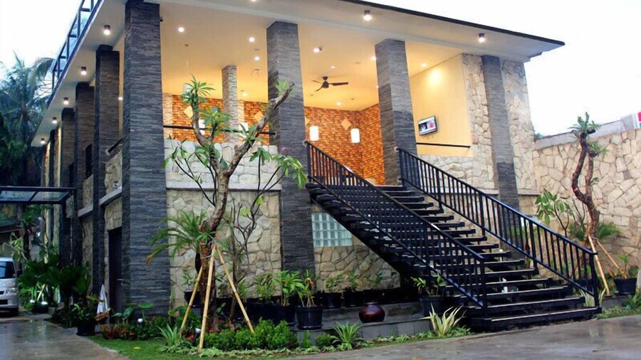Bali de Anyer Hotel & Restaurant