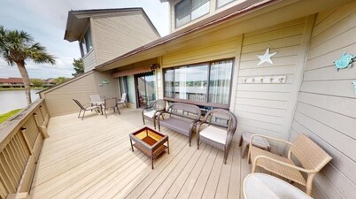 Heron Marsh Hideaway Split Level Villa