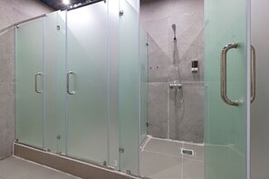 Shared bathroom - CAPS LOCK Future Hotel (Astana)