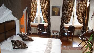 11 slaapkamers, een strijkplank/strijkijzer, gratis wifi