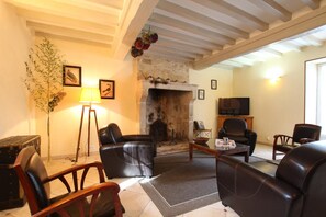 Interior - Castle and cottage for 22 people near the sea and d-day beaches in Normandy (Valognes)