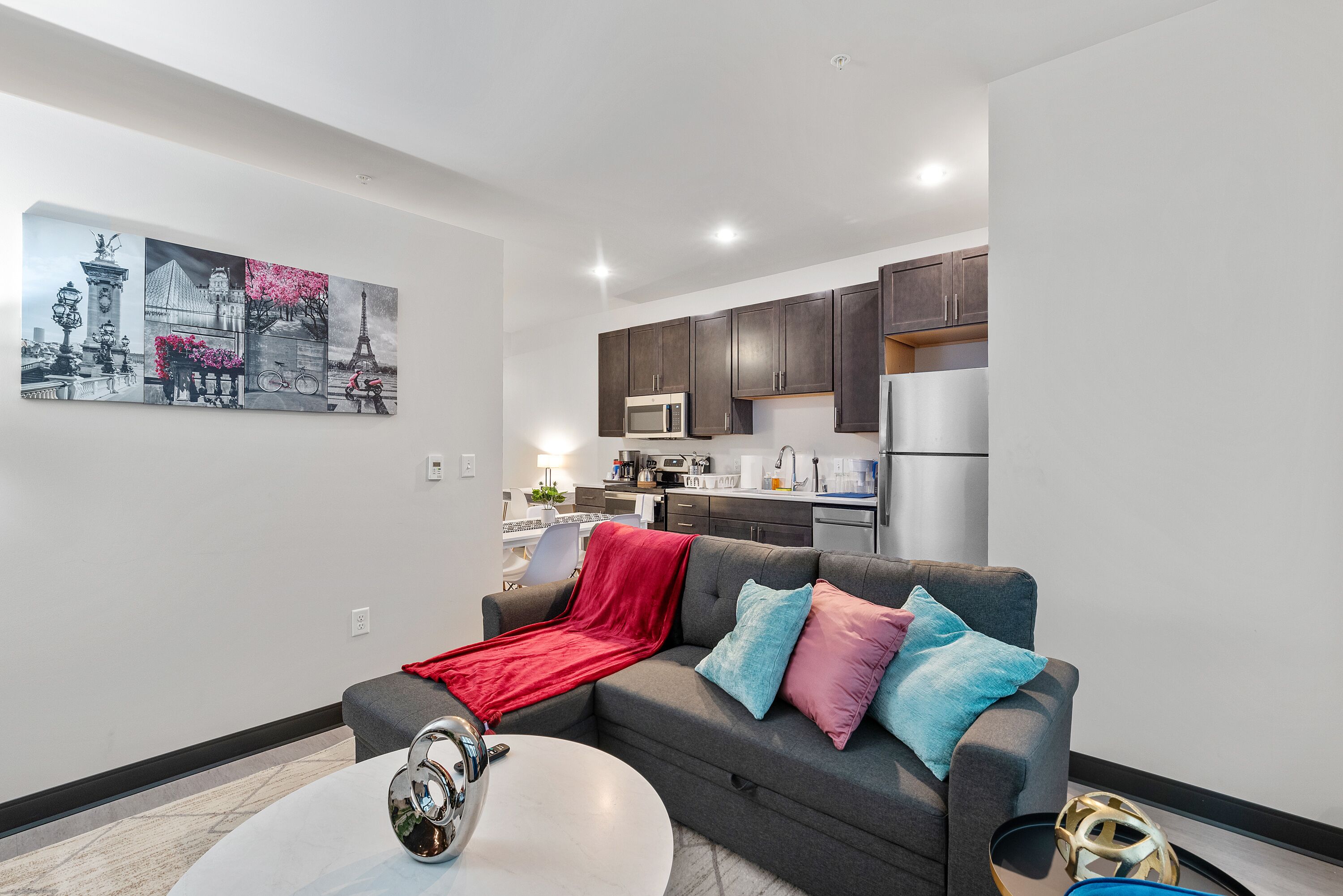 Lavish 1BR at Historic Journal Sentinel / 65" TV