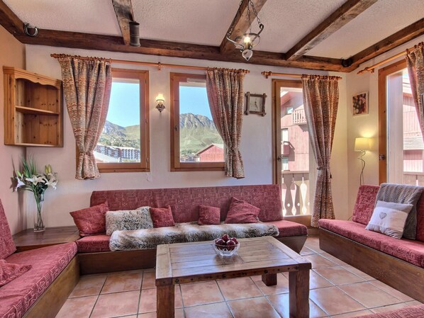 Télévision, cheminée