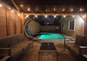 Outdoor pool, a heated pool - Contemporary Family & Business Friendly House with Pool (Las Vegas)