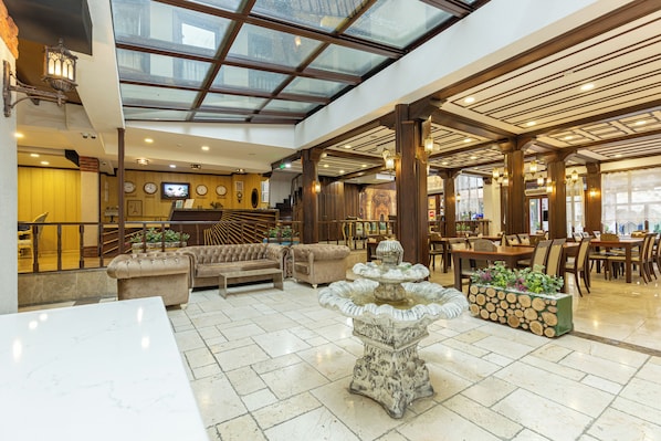 Lobby lounge