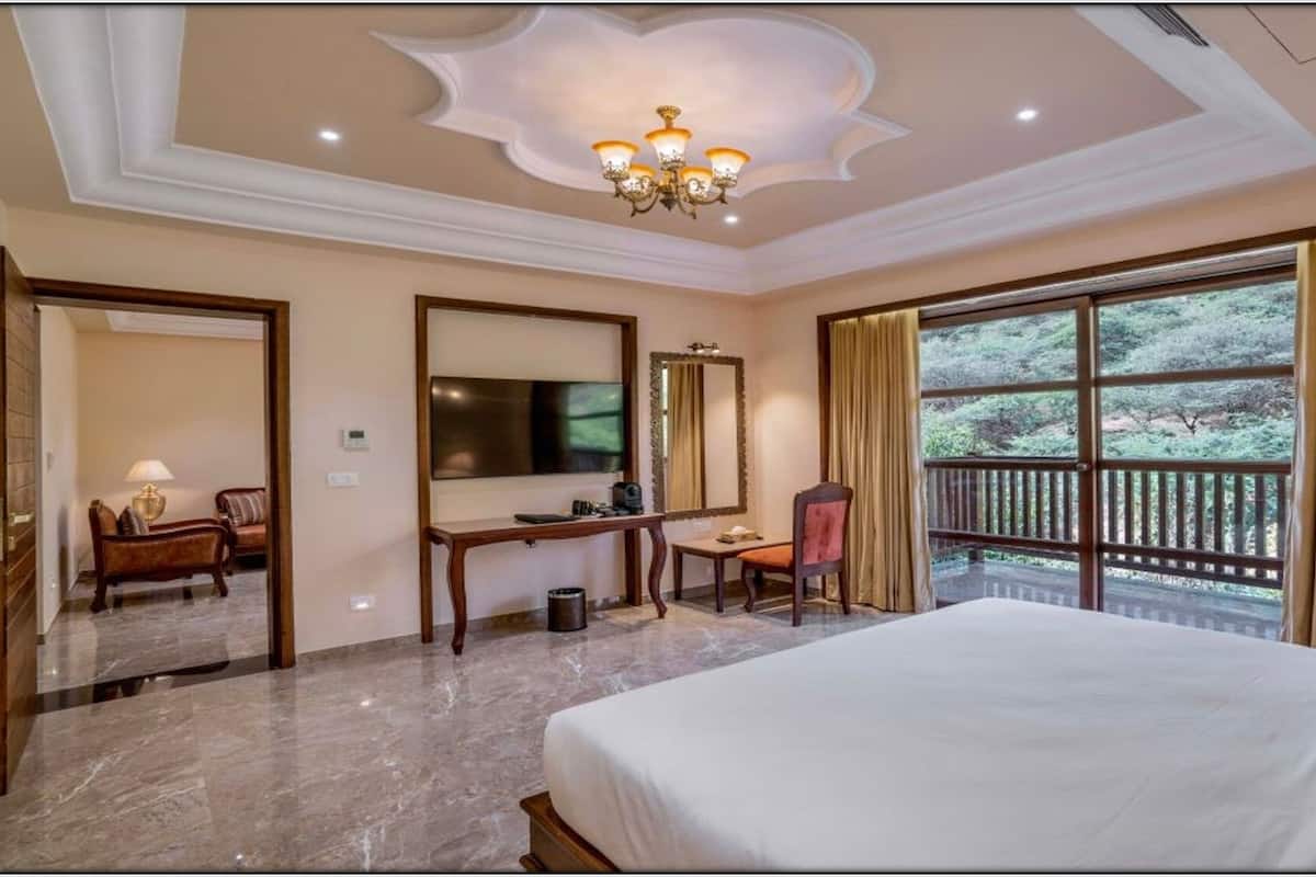 Executive Suite | Living area | 50-inch Smart TV with digital channels, TV