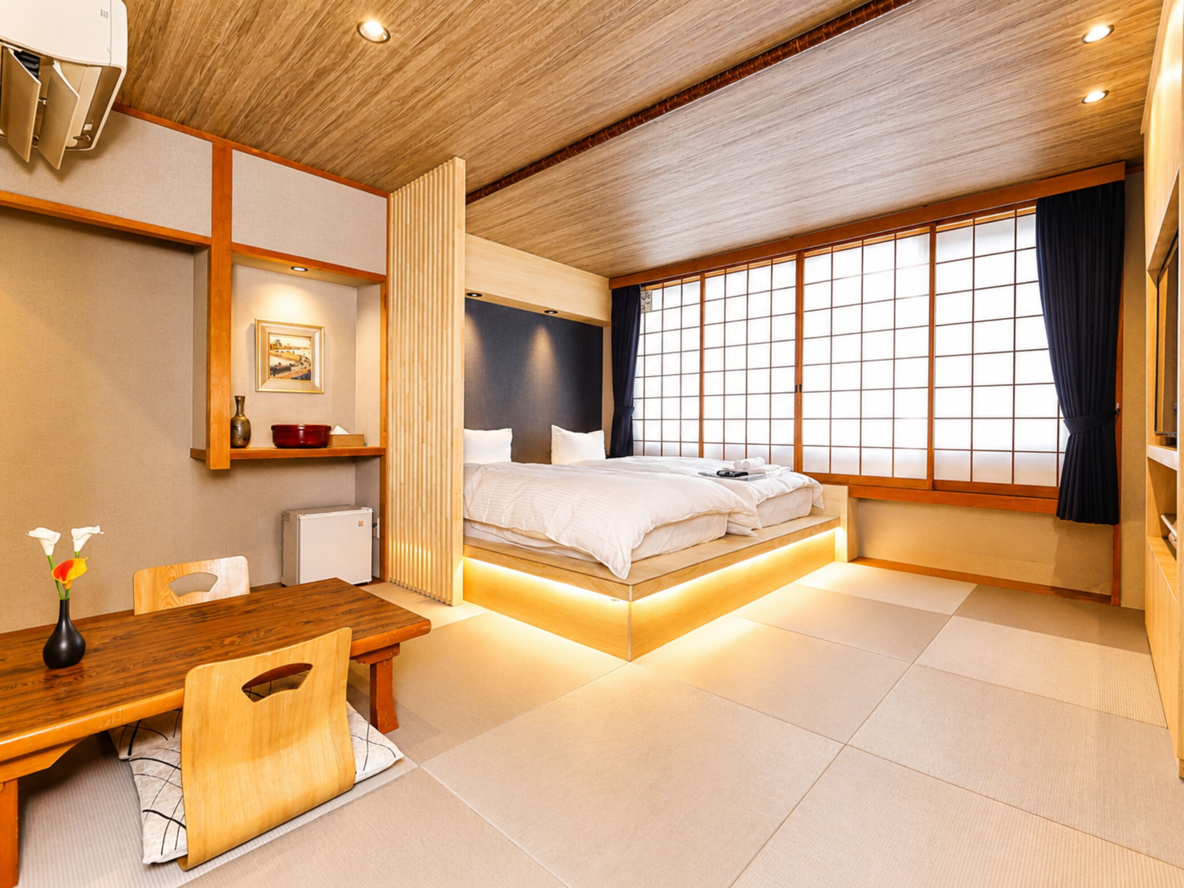 Deluxe Double or Twin Room | Down comforters, desk, WiFi (free)