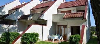 Holiday apartment with terrace and air conditioning