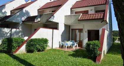 Holiday apartment with terrace and air conditioning