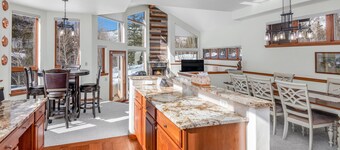 New! East Vail Home | Vail Village On Bus Loop | 4 Masters | VIEWS!
