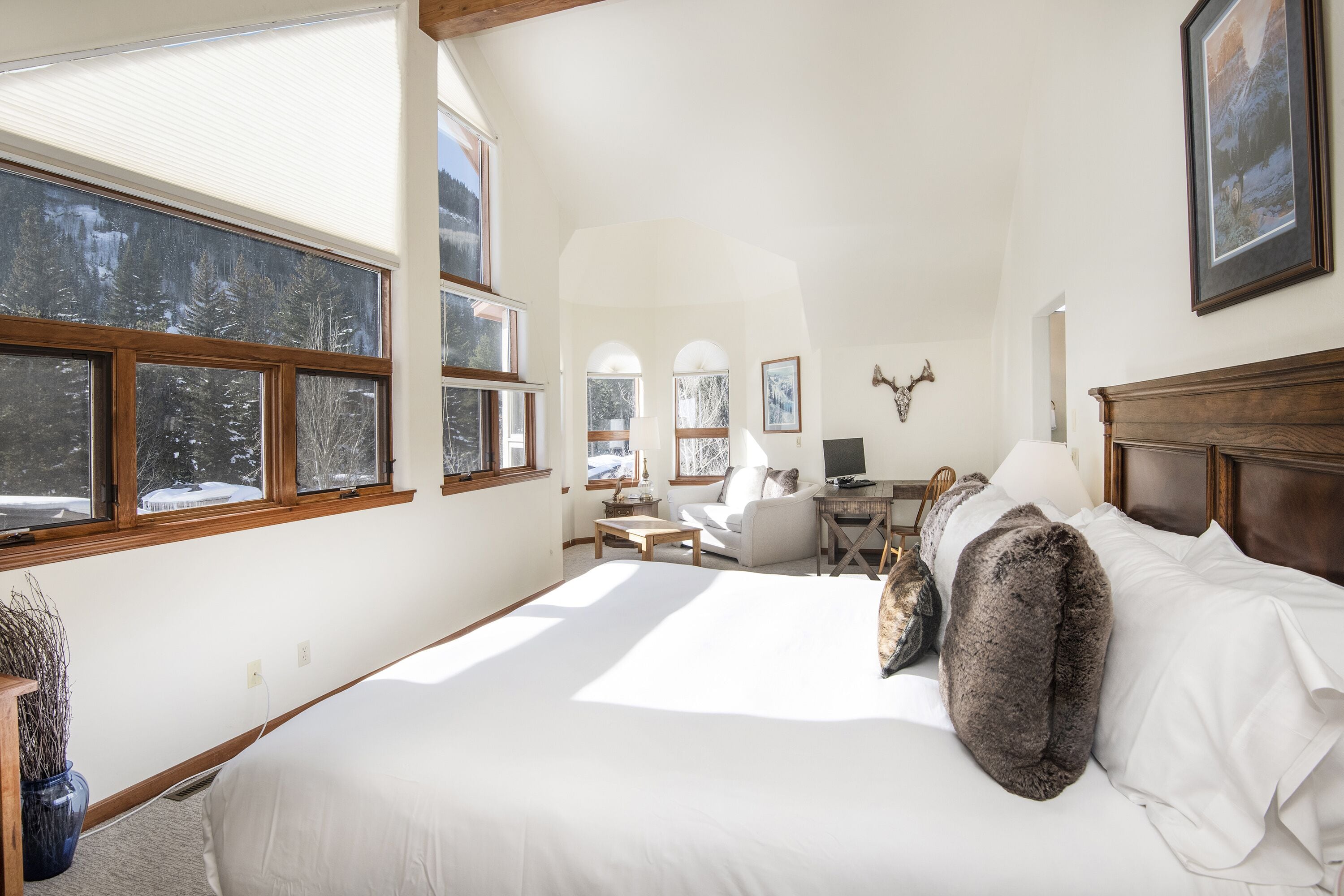 4 chambres, bureau, accès au Wi-Fi (inclus), literie fournie