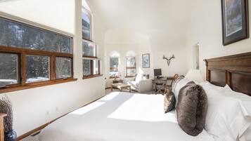 4 chambres, bureau, accès au Wi-Fi (inclus), literie fournie