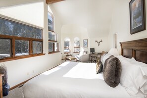 4 Schlafzimmer, Schreibtisch, kostenloses WLAN, Bettwäsche