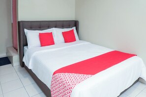 Standard Double Room, 1 Queen Bed | Free WiFi, bed sheets - Hotel O Prima Saujana Budget Hotel (Kajang)