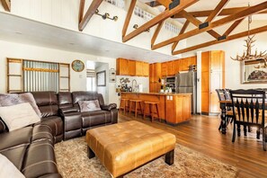 Smart TV, fireplace, table tennis