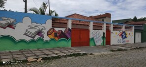 المنشأة من الخارج