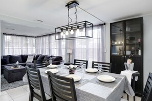 Dining - Huge Backyard Oasis / Pet-Friendly Venice Home Near Beaches & Sarasota (Venice)