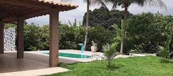 Cozy country house with pool