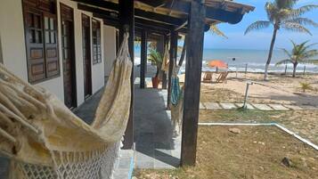Quarto casal clássico, 1 quarto, vista parcial para o oceano, ao lado da praia | Wi-Fi de cortesia, roupa de cama