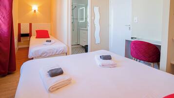 Exclusieve tweepersoonskamer | Een bureau, geluiddichte muren, gratis wifi, beddengoed