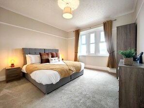 Casa de campo | 8 dormitorios, decoración individual, mobiliario individual