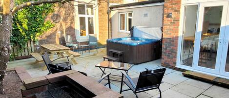 Cottage | Outdoor dining