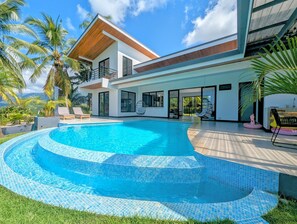 Utomhuspool