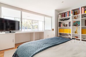 2 Schlafzimmer, Schreibtisch, Bügeleisen/Bügelbrett, kostenloses WLAN