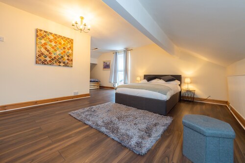 Large and spacious 5 bedroom house in the heart of Liverpool