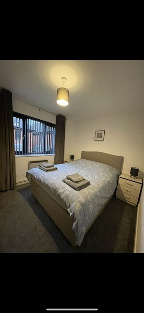 2 bedrooms, WiFi, bed sheets - Apartment in central Oxford. (Oxford)