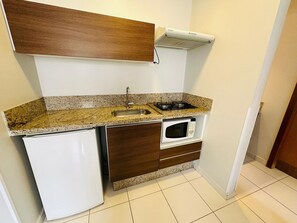 Apartment | Private kitchen | Microwave, cookware/dishes/utensils