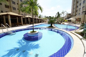 Unclassified image, 3 of 82, button