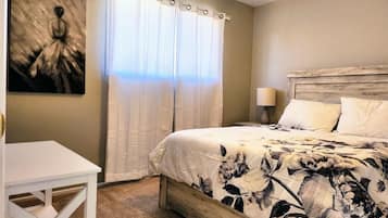 4 bedrooms, desk, iron/ironing board, WiFi