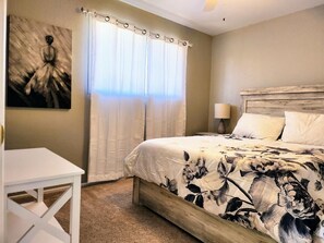 4 bedrooms, desk, iron/ironing board, WiFi