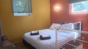 9 camere, Wi-Fi, lenzuola