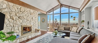 Upscale w/ Views, Fireplace, Close to Ski Resorts